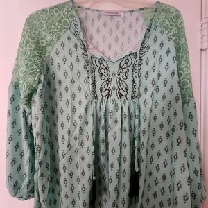 Womens 3XL green/black top with lace. Fabric cotton/polyster. New w/o tags